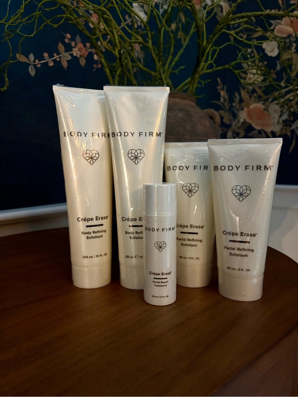 Crêpe Erase Body Firm Facial & Body Refining Exfoliant — White